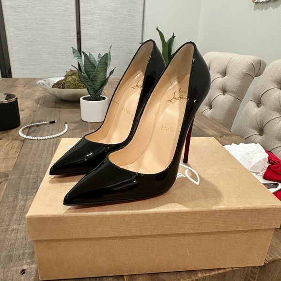 Christian Louboutin So Kate NEVER USED - Picture 2 of 4